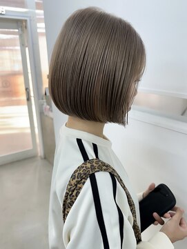 オー(OOO) シルバーベージュ〇