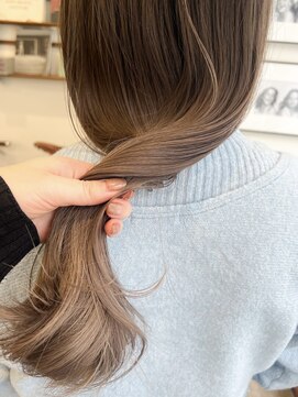 ポール(pole) 札幌ロング ミルクティベージュレイヤーカット