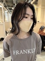 シダ(sida)&nbsp;春はインナーカラーをアクセサリー感覚で楽しんでみては！？