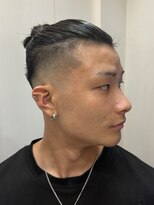 ヘアーアンドグルーミング ヨシザワインク(HAIR&GROOMING YOSHIZAWA Inc.)&nbsp;メンズバーバーマンバン　スキンフェード　マンバンスタイル