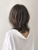 ウル(ulu)&nbsp;４０代　５０代　ウルフ　レイヤー　白髪ボカシハイライト名東区