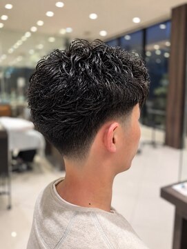 アース 長久手店(HAIR & MAKE EARTH) メンズパーマ×刈り上げ