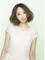 ワイドなボリューム感が新鮮な綿菓子ボブ