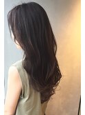 <LESS>モノトーンで際立つ透明感ロング