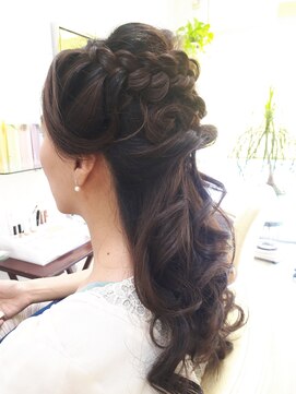 ラインズ美容室 ハーフアップ