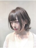 耳かけ外ハネミディアムボブレイヤー