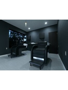 きれいな髪を手に入れるには、まず頭皮から♪丁寧なマッサージで、頭皮の汚れも日頃の疲れもしっかりOFF!!