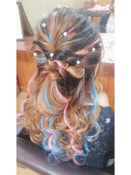 エクステンション クーチャー(Extention Cu'cha) 水色＋ピンクメッシュ ねじりハーフアップ(*^^*)