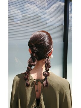 オラ ボーテ(Aura Beaute) 大人ガーリーなタイトめツインテール☆