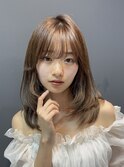 顔周りレイヤーカットカジュアルフェミニン