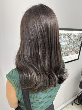ヘアーアンドビューティーザ エフ(Hair Beauty the F) グレージュ＿艶感＿ミディアム