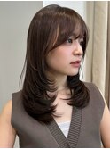 顔周りレイヤーカットくびれヘアミルクティーベージュカラー