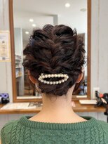 シュカブラ スパングル(Skovla Spangle) ふわっとアップヘアアレンジ