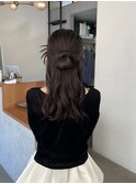 オリーブブラウン×ゆるハーフアップ