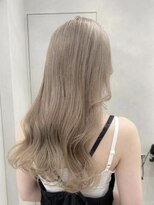 オニキス 原宿(ONYX)&nbsp;a40レイヤーカットミルクティーカラーブリーチカラー