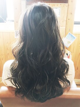 ララテラス(LaLa Terrace) ～LaLa Terrace流～ダークマットアッシュ×ゆるふわラフウェーブ