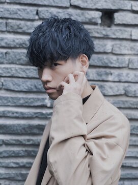 ジゼル(gisele) 刈り上げバブルマッシュ×ダークブルー