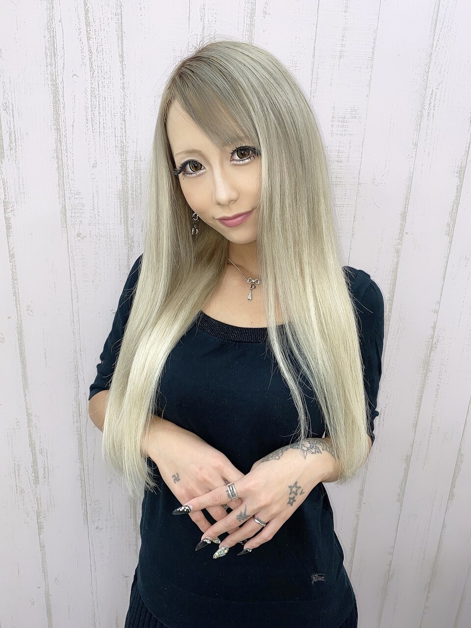 4V 30本 アッシュベージュ 30本　シールエクステ ブリーチカラー ＆#シールエクステ で#シルバーアッシュ