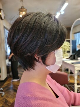 ベレッタ コウリエン(veretta kourien) 横顔美人ショート