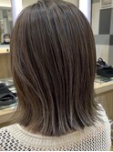 イメチェン_ホワイトブロンド_外ハネボブ_美髪_ワイドバング