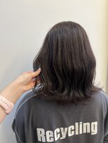 アチーブ ヘア デザイン(achieve hair design)&nbsp;暗髪黒髪透け感透明感 ツヤ感外ハネウェーブミディ