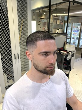 フランクスバーバーザスタンド(Frank’s barber the stand) メンズフェードボウズ