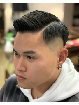 ワンワンオー バーバーショップ 博多店(@110 BARBER SHOP) 福岡　博多駅　バーバー　スキンフェード　パート　ハードパート