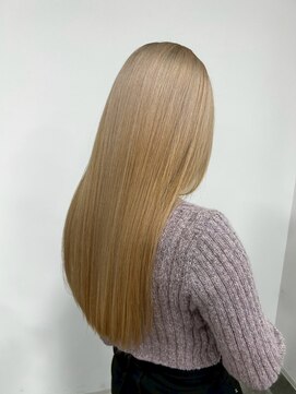 ビーグレイスヒロミ(be Grace HIROMI) ホワイトベージュカラー × 20代韓国風ロング