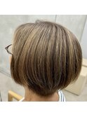 白髪ぼかしハイライトブリーチミルクティーベージュ