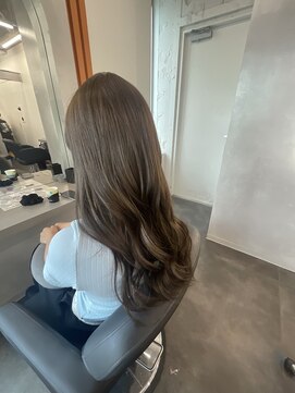 エイト 立川店(EIGHT) オリーブグレージュ