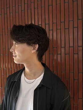 オスマン 御茶ノ水神保町店(Osmann) フェザーパーマグレーブルーカラー刈り上げショートバング