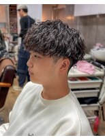 オムファミーユラグ(homme, famille raugh) 縦落ちツイストスパイラルパーマ