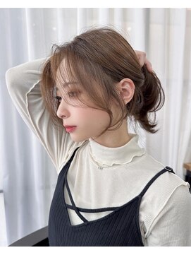 キティー(kiti) 顔まわりカット×くすみベージュ