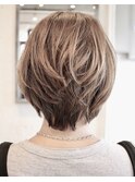 【ショートレイヤー×スモーキーベージュ】