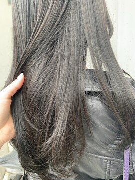 リバレッジ 白金(Leverage) 暗髪で透明感のある大人カラー