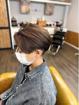 トルチェ(toRtue) 刈り上げ女子 ハンサムショート 前下がり