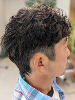 グラムゼロ&nbsp;メンズのツーブロックパーマスタイル