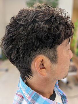 グラムゼロ メンズのツーブロックパーマスタイル