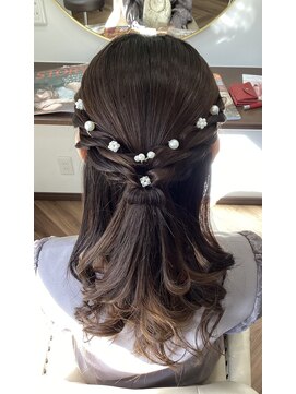 ウルー(Uruu-) ハーフアップ