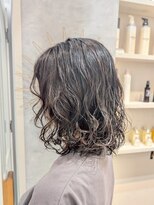 ポジ(poji)&nbsp;パーマ　髪質改善　艶髪　ミディアムレイヤー　学割24