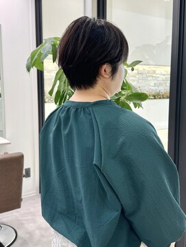 エブリ(evri) 「evri」頭の形が綺麗に見えるショートボブ