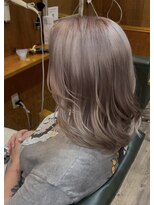 ヘアーサロン アトリエ(Hair salon ATORIE)&nbsp;ミディアムレイヤーブリーチカラーホワイトミルクティー
