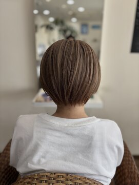 マークス(marks) ショートボブ　ミルクティーベージュ　ブリーチあり