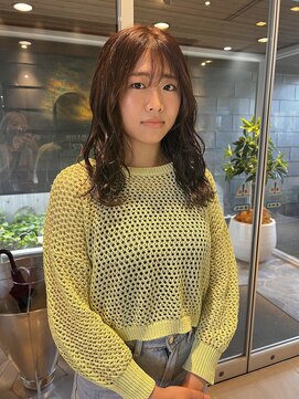 ベージュブラウン×ツヤっと束感ウェーブ