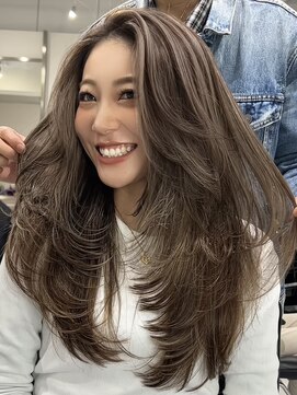 ヨロ 小岩(YOLO) ハイライト海外レイヤーカットイルミナカラー