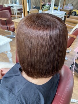ルネッサンスヘアー ラファエロ(RAFFAELLO) 大人かわいいボブスタイルピンクベージュ明るい白髪染め