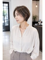 バグズ(Baguz)&nbsp;40代50代白髪ぼかし丸み美人ショートボブ
