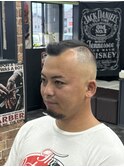 ハードパート　スキンフェード　ポマード仕上げ