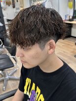 ウェイビーエフティフィフス 横浜西口(WAVEY ft.fifth)&nbsp;波巻きスパイラルパーマメンズマッシュツーブロックメンズパーマ