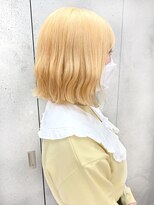 レア 渋谷(Le'a) ボブ/ハイトーンボブ/抜きっぱなしカラー/ブロンド/切りっぱなし